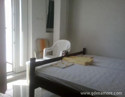 Apartamentos "Citrus" en Đenović, 1b, alojamiento privado en Djenović, Montenegro - 1_b (2)-640